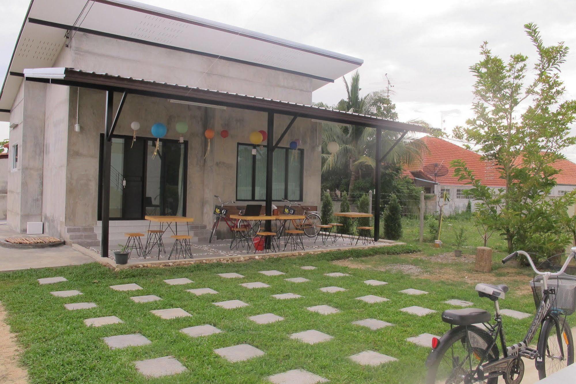 Hotel Sweet Dreams Phetchaburi Esterno foto