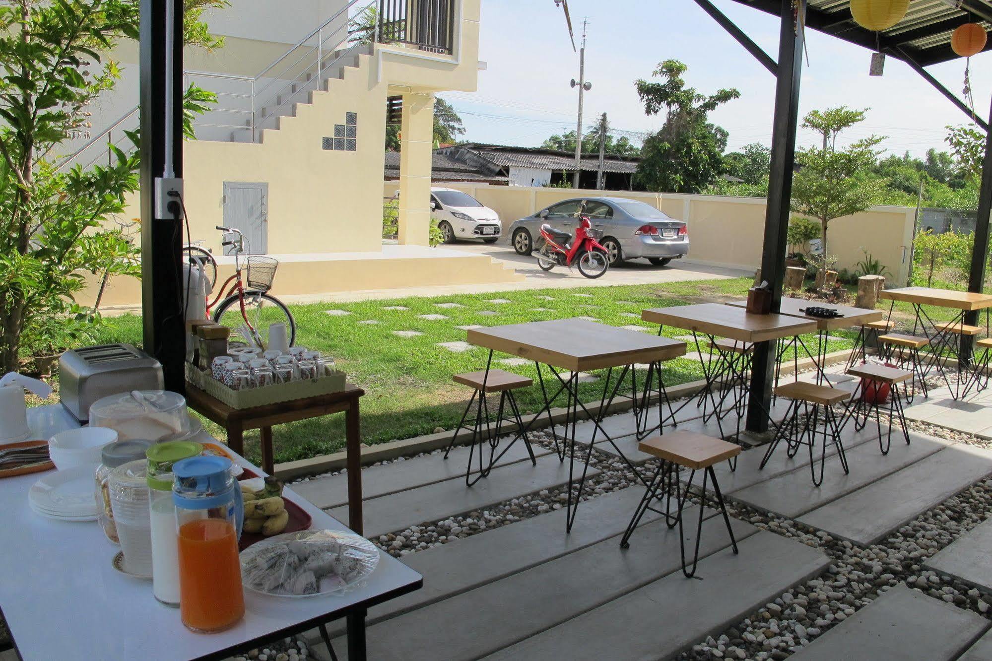 Hotel Sweet Dreams Phetchaburi Esterno foto